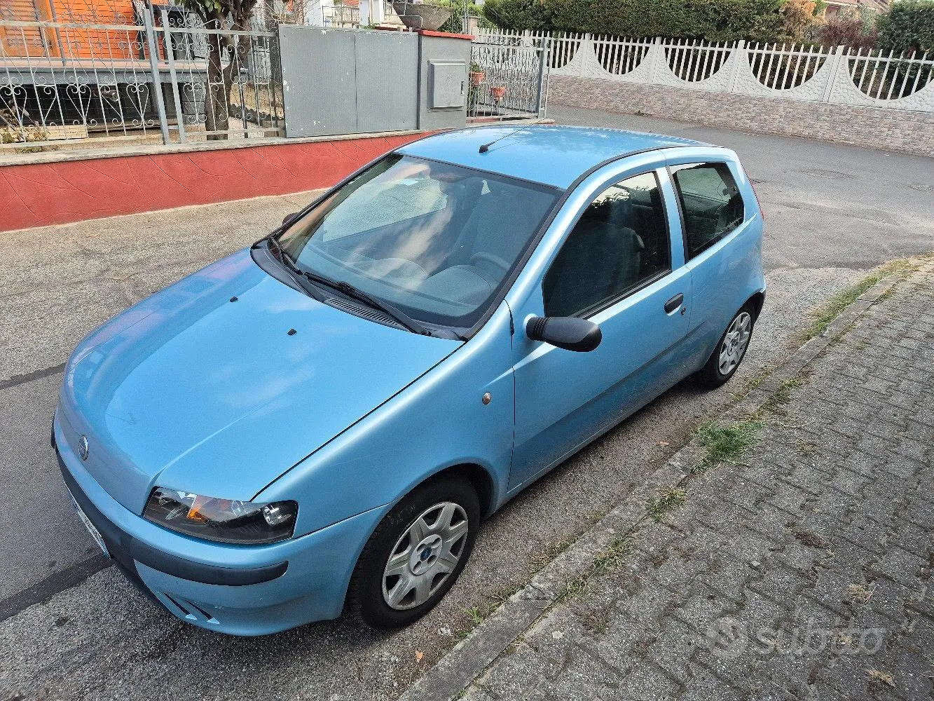 Fiat Punto 2001 photo 2
