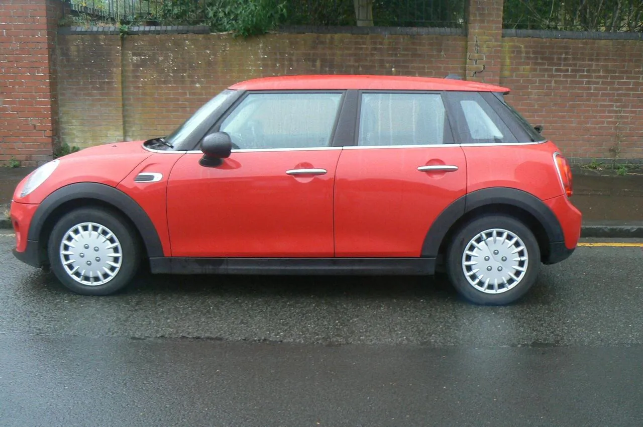 Mini Hatch 2017 photo 4