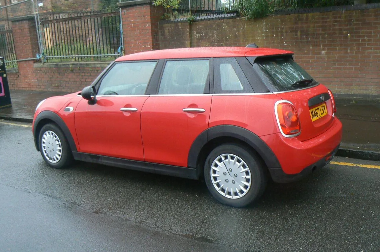 Mini Hatch 2017 photo 3