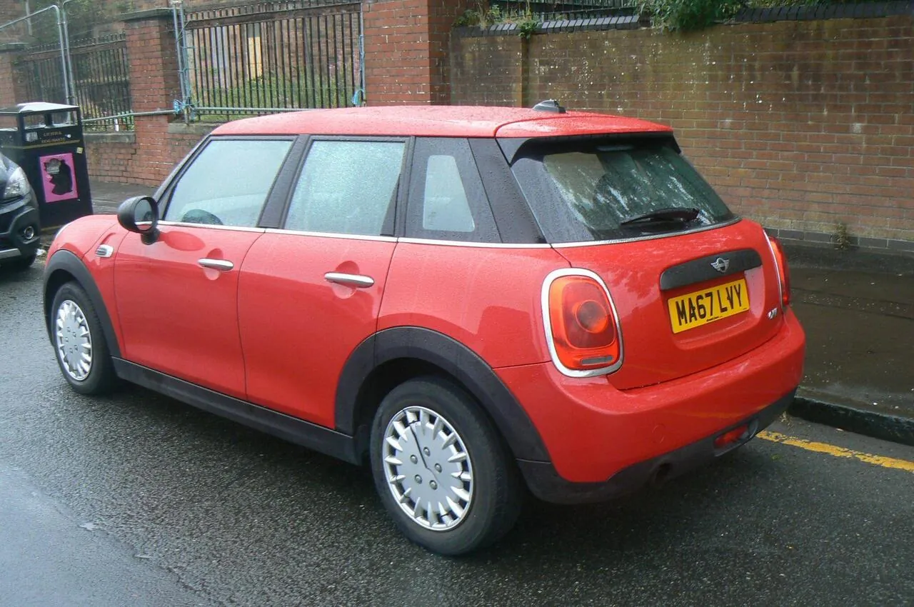 Mini Hatch 2017 photo 2