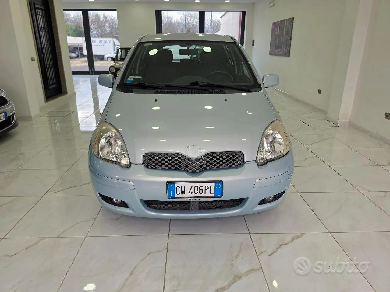 Toyota Yaris 2005 photo 2