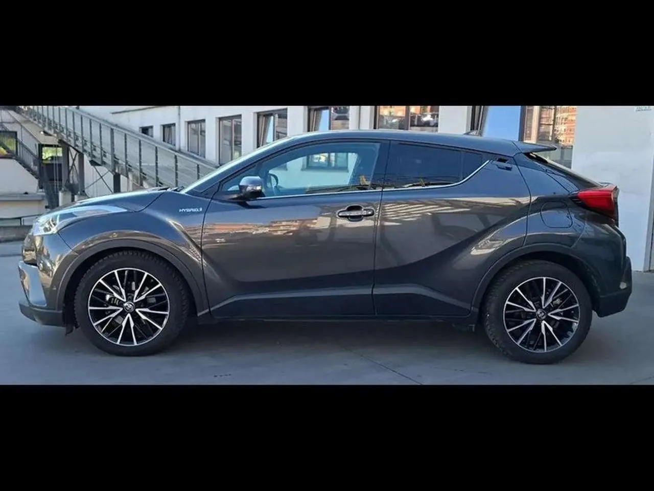 Toyota C-Hr 2018 photo 3