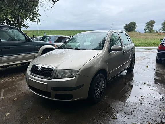 Skoda Fabia 2005 photo 2