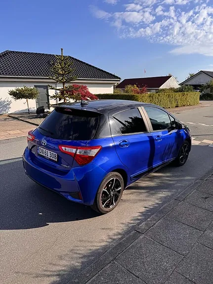 Toyota Yaris 2017 photo 2