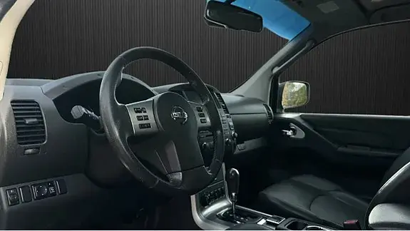 Nissan Navara 2015 photo 5