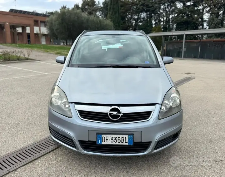 Opel Zafira 2006 photo 2