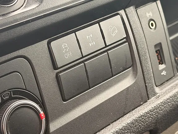 Volkswagen Transporter 2018 photo 3