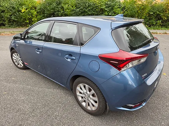 Toyota Auris 2015 photo 5