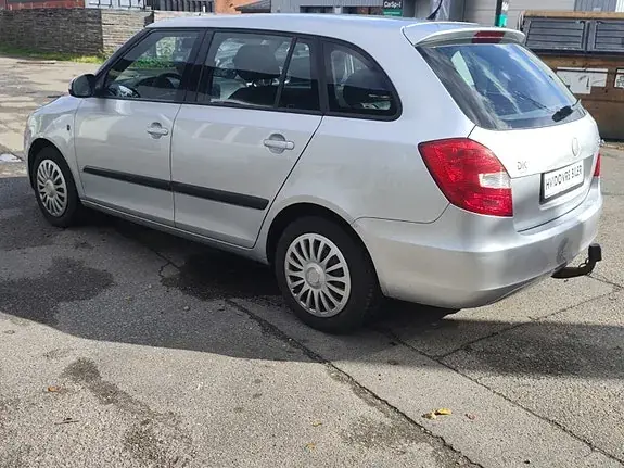 Skoda Fabia 2008 photo 4