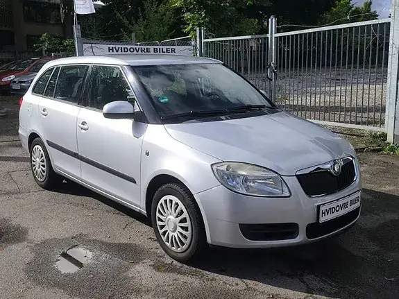 Skoda Fabia 2008 photo 2