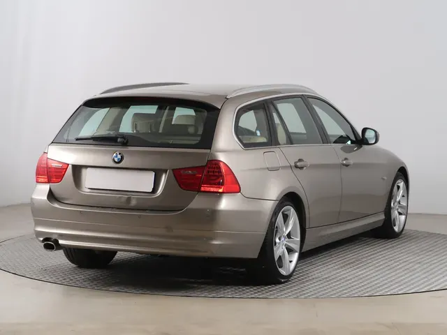 BMW Rad 3 Touring 2011 photo 4