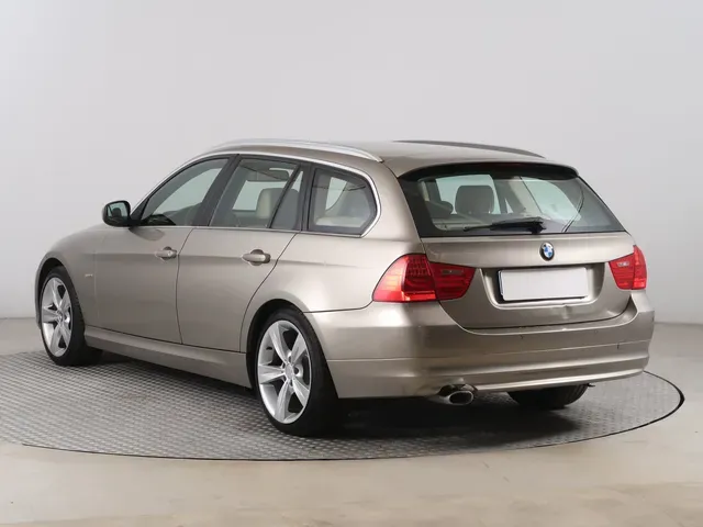 BMW Rad 3 Touring 2011 photo 3