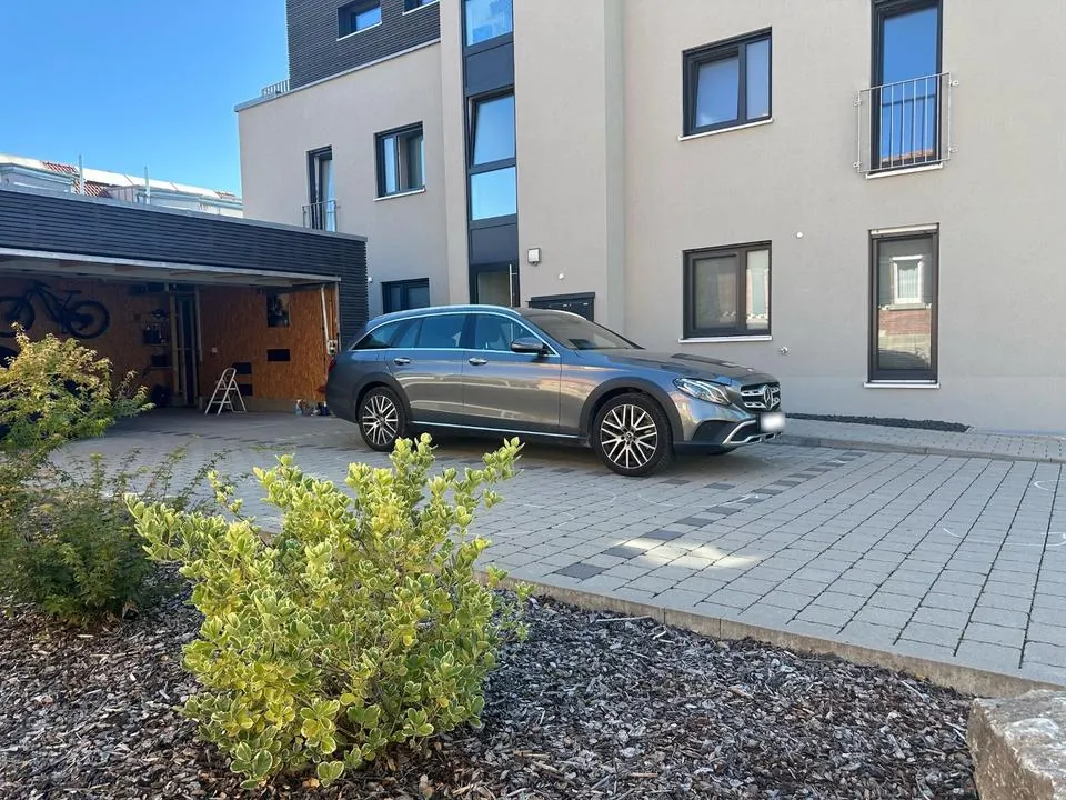 Mercedes-Benz E220D