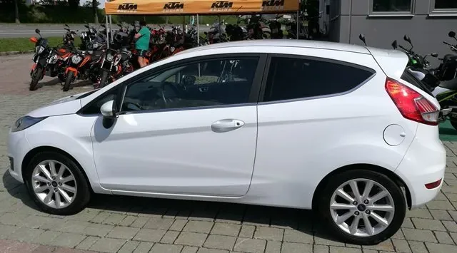 Ford Fiesta 2015 photo 2