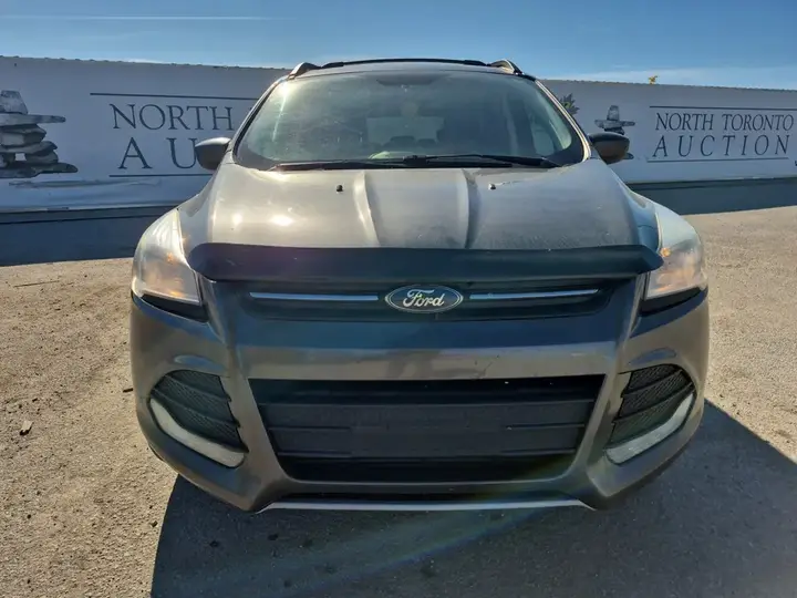 Ford Escape 2016 photo 2