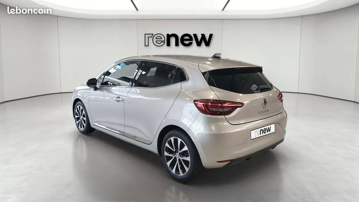 Renault Clio 2023 photo 3