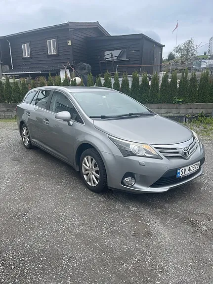 Toyota Avensis 2012 photo 4