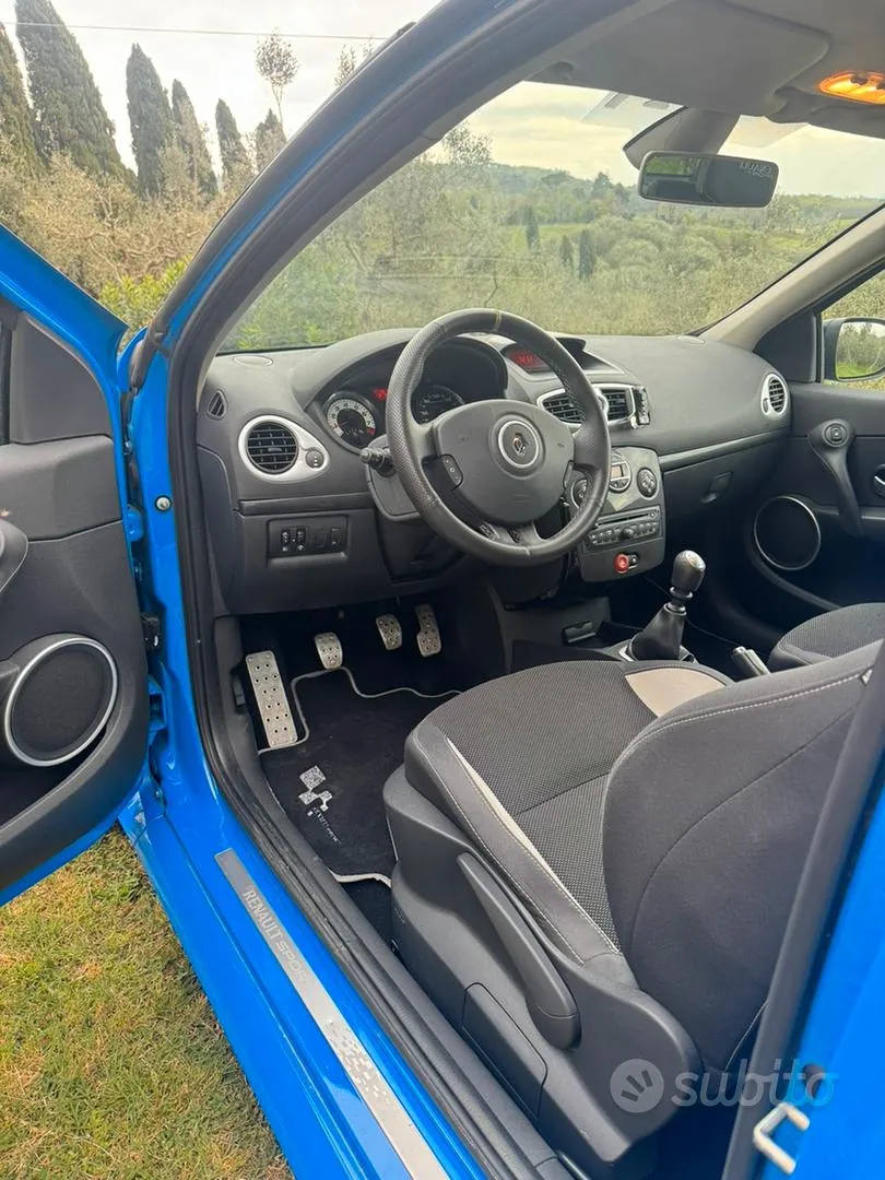 Renault Clio 2012 photo 3