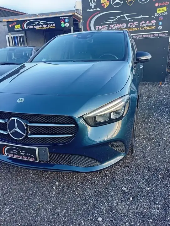 Mercedes-Benz B 180
