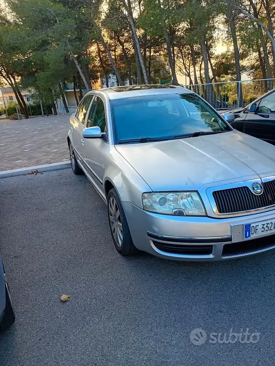 Skoda Superb 2007 photo 2