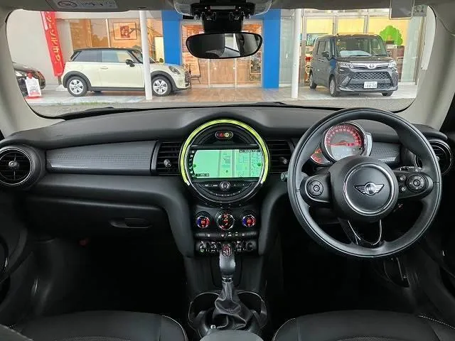 Mini Cooper D 2018 photo 2