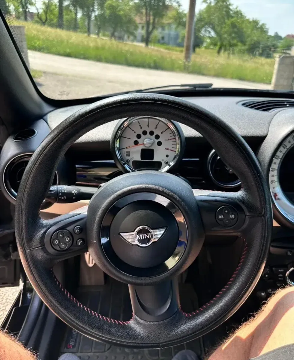 Mini Cooper 2011 photo 3