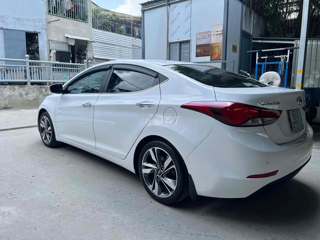 Hyundai Elantra 2014 photo 3