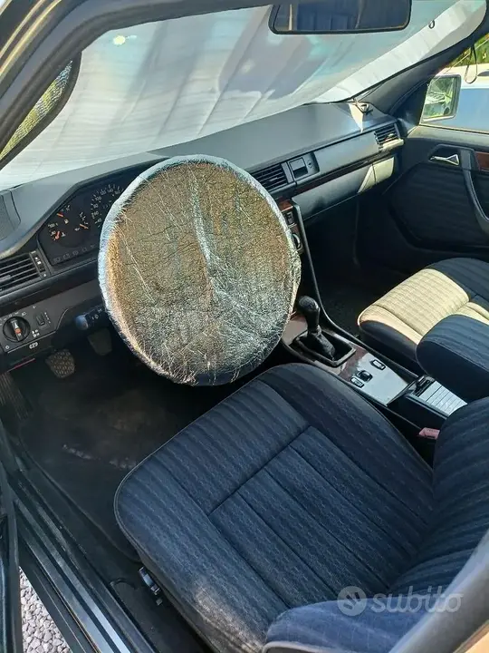Mercedes-Benz Auto 1991 photo 4