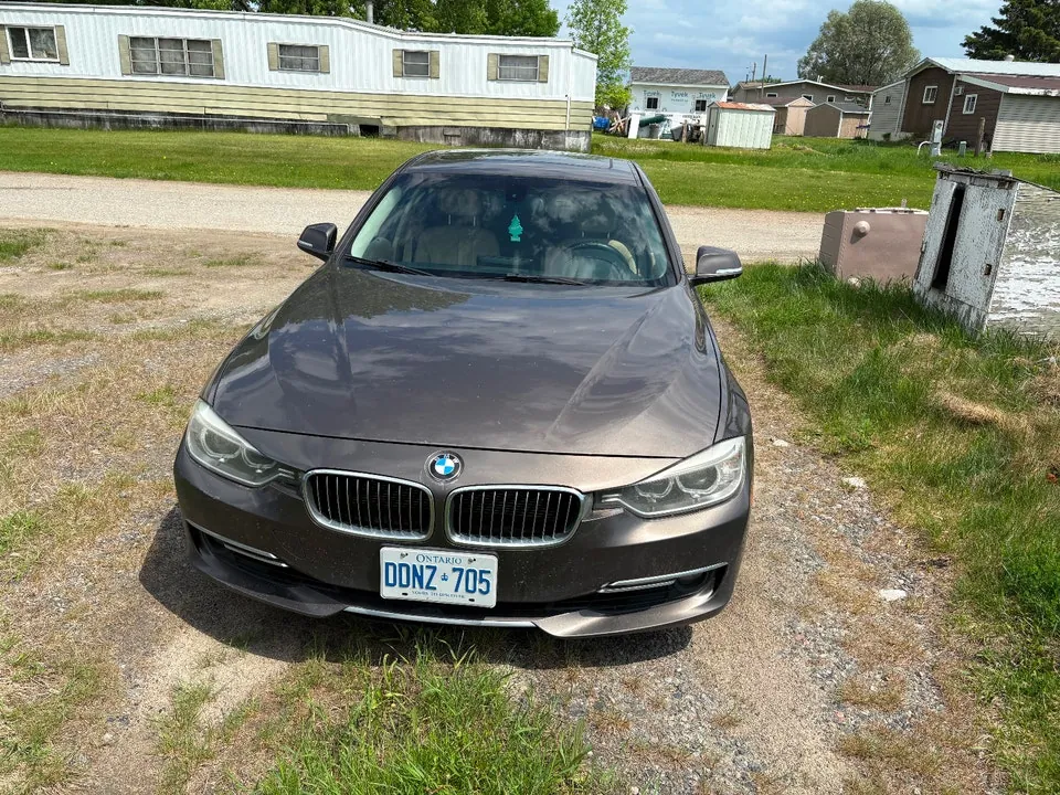 BMW 3 Series 2013 photo 2