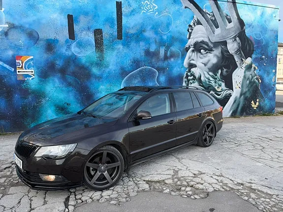 Skoda Superb 2015 photo 2