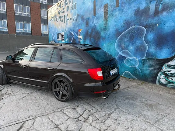 Skoda Superb 2015 photo 4