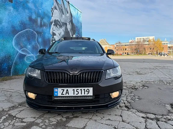 Skoda Superb 2015 photo 5