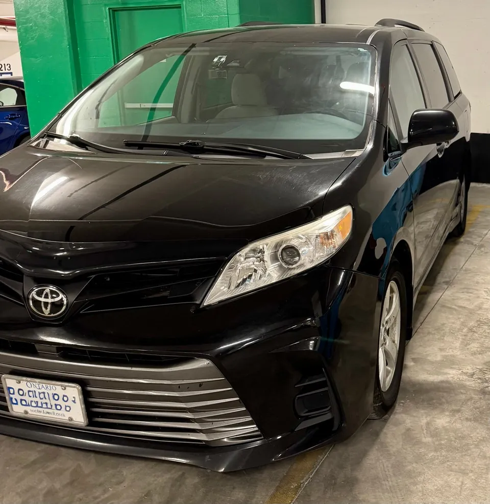 Toyota Sienna 2019 photo 2