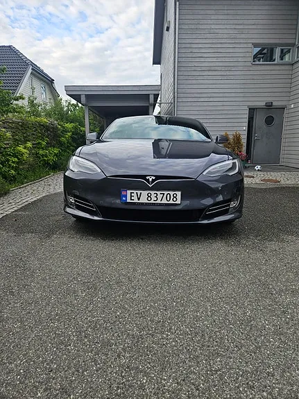 Tesla Model S 2019 photo 2