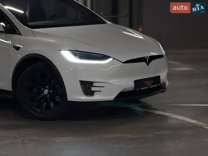 Tesla Model X 2017 photo 3
