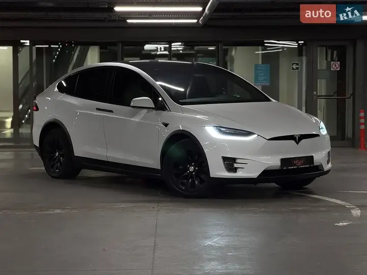 Tesla Model X 2017 photo 4