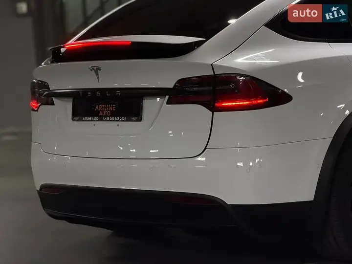 Tesla Model X 2017 photo 5