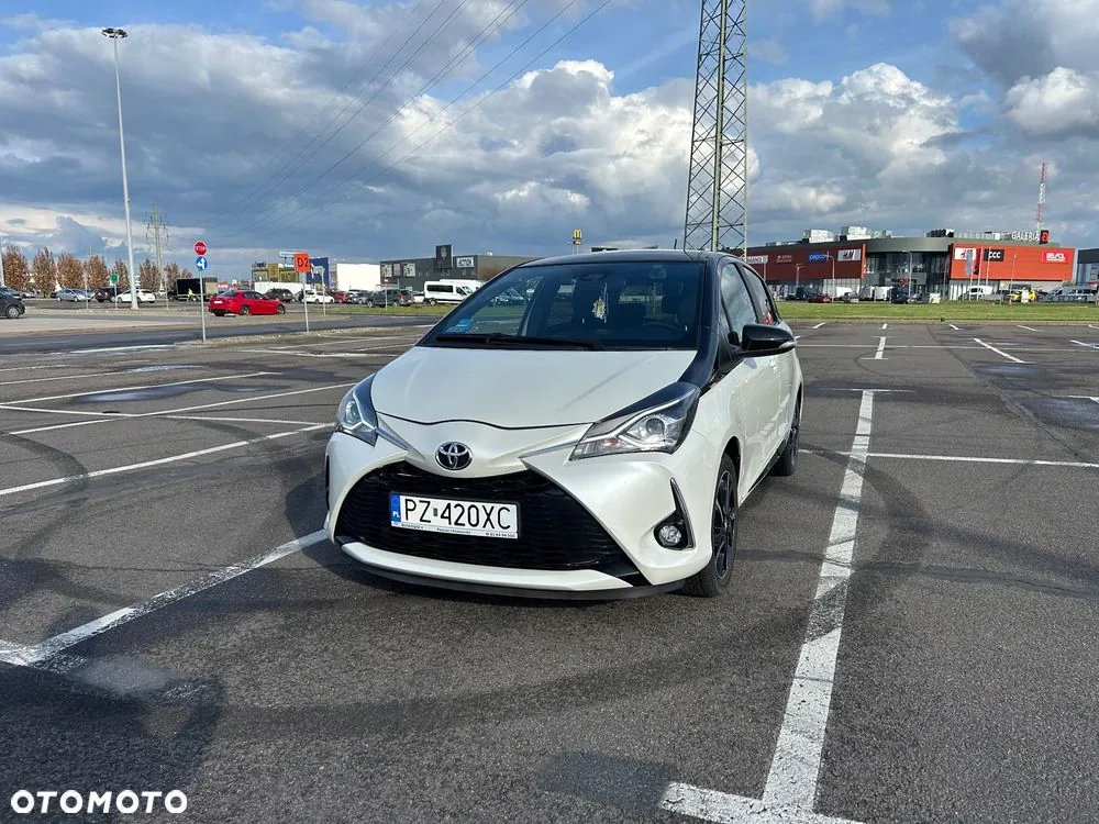 Toyota Yaris 2017 photo 2