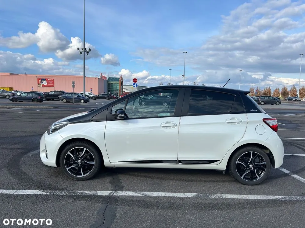 Toyota Yaris 2017 photo 4