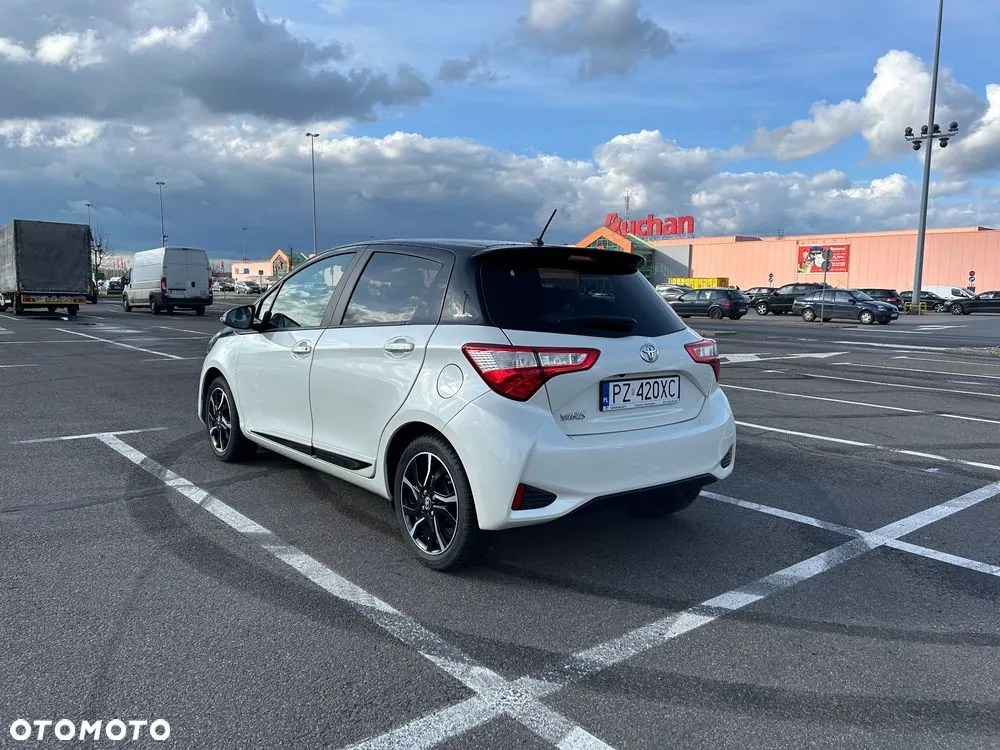 Toyota Yaris 2017 photo 5