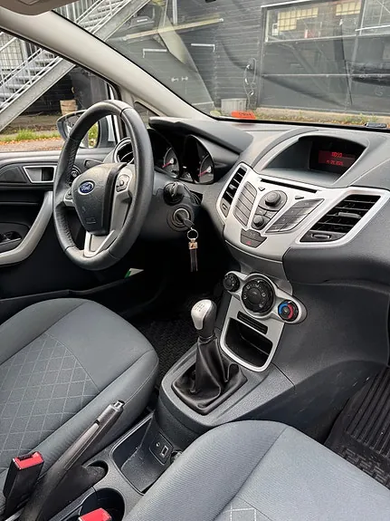 Ford Fiesta 2012 photo 3