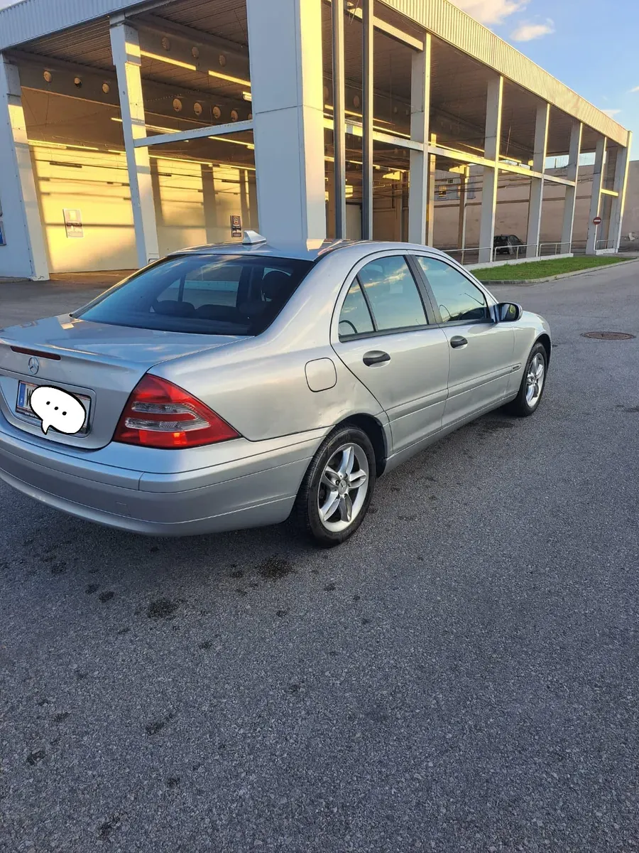 Mercedes-Benz C-Class 2001 photo 2