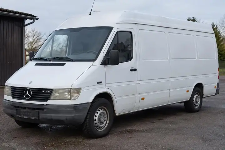 Mercedes-Benz Sprinter
