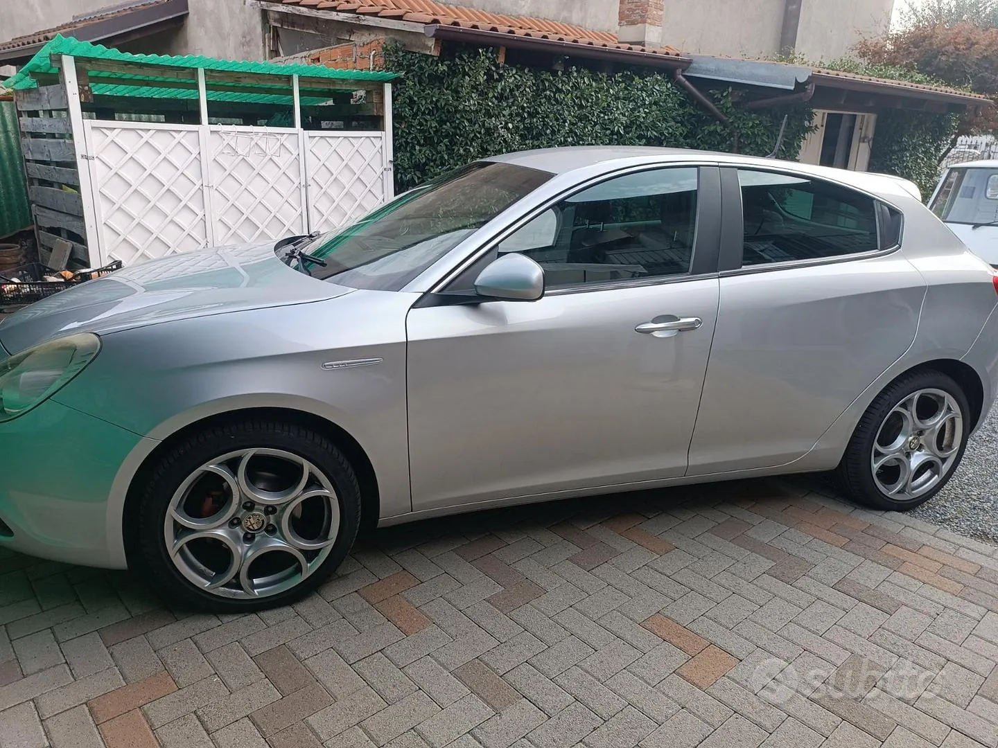 Alfa Romeo Giulietta 2012 photo 4