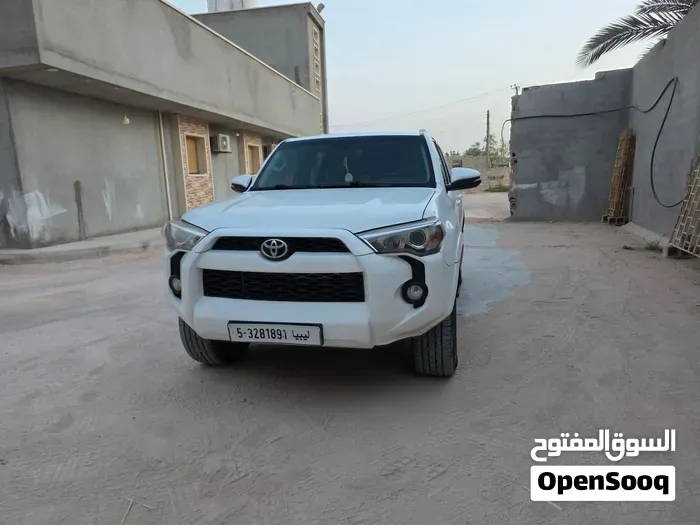 Toyota 4Runner 2018 photo 2