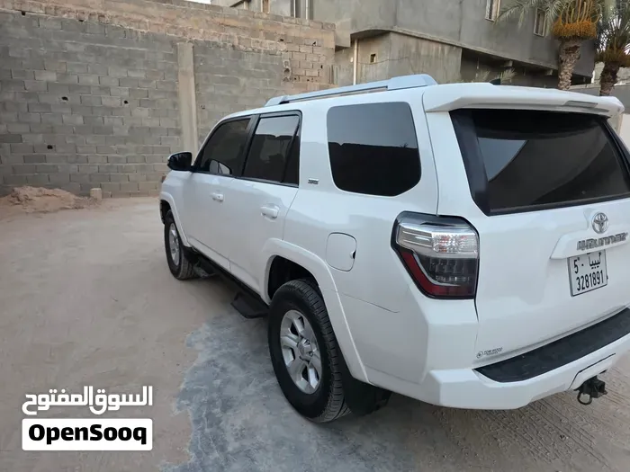 Toyota 4Runner 2018 photo 3