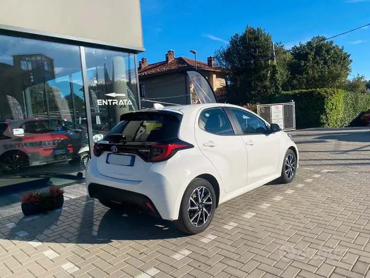 Toyota Yaris 2023 photo 5