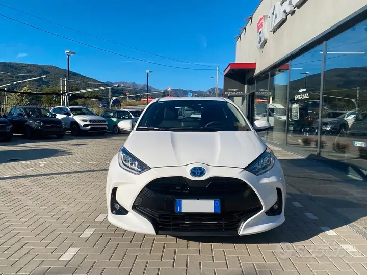 Toyota Yaris 2023 photo 3