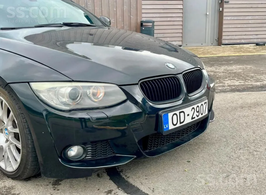 BMW 325 2010 photo 2