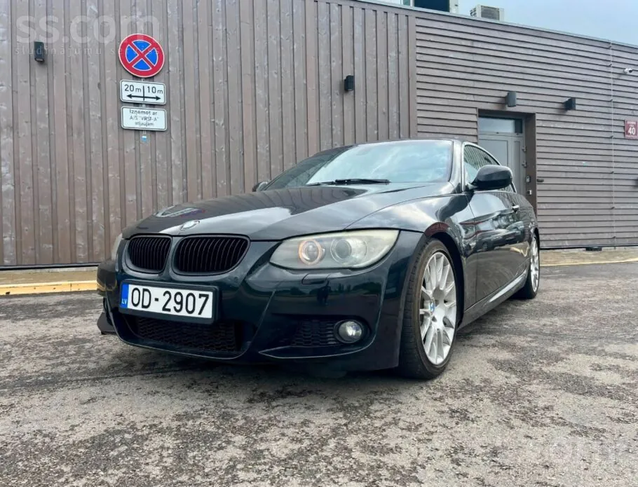 BMW 325 2010 photo 4
